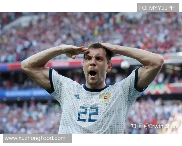 足球明星经典动作艺术再现展览,感受激情与魅力的完美结合 足球明星经典动作艺术再现展览,感受激情与魅力的完美结合